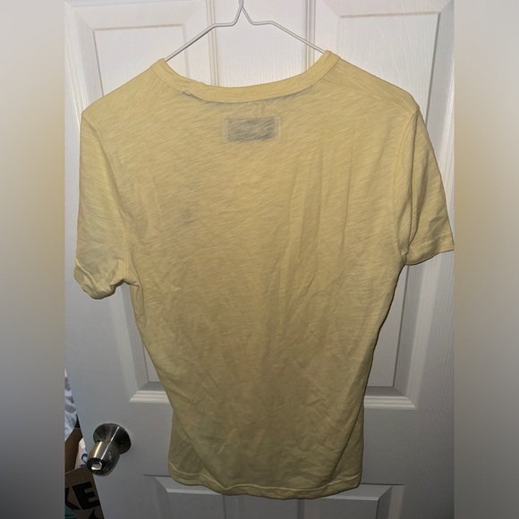 NEW YELLOW XS ABERCROMBIE SOFT TEE - Picture 2 of 4